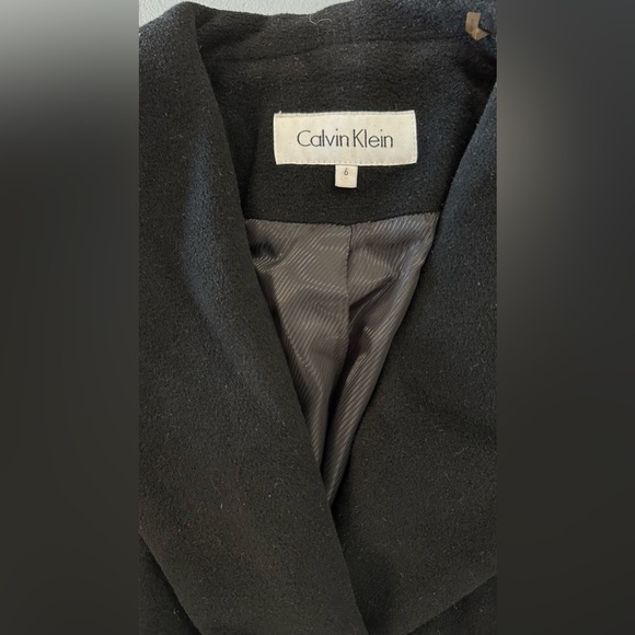 Calvin Klein Black Fully Lined Wool Coat with Snap Closure & Tied Waist. Size 6 - Picture 3 of 8